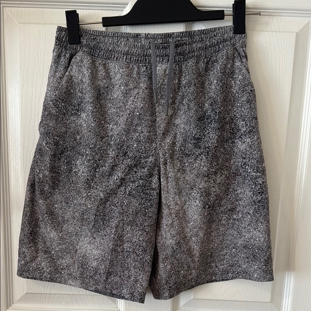 Lululemon Pace Breaker 9”